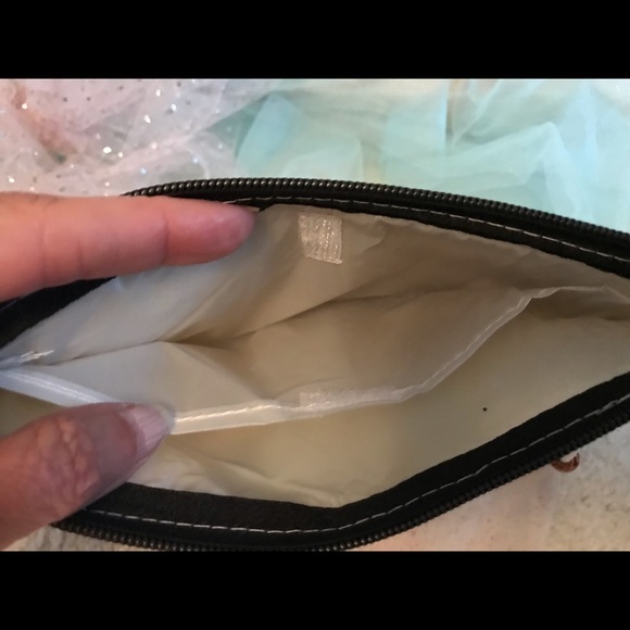 St. Martin Wristlet. - Picture 5 of 5